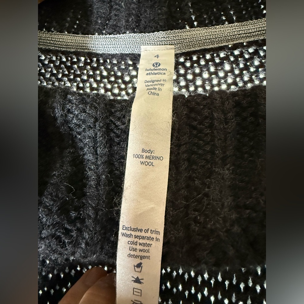 Lululemon Karma Kurmasana Sweater, Merino Wool, Heathered Black, Size 4 - Picture 8 of 8
